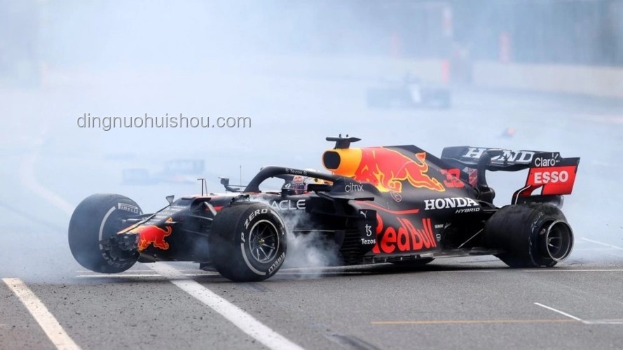 F1赛场争议：维斯塔潘撞上拉塞尔背后的行业洞察